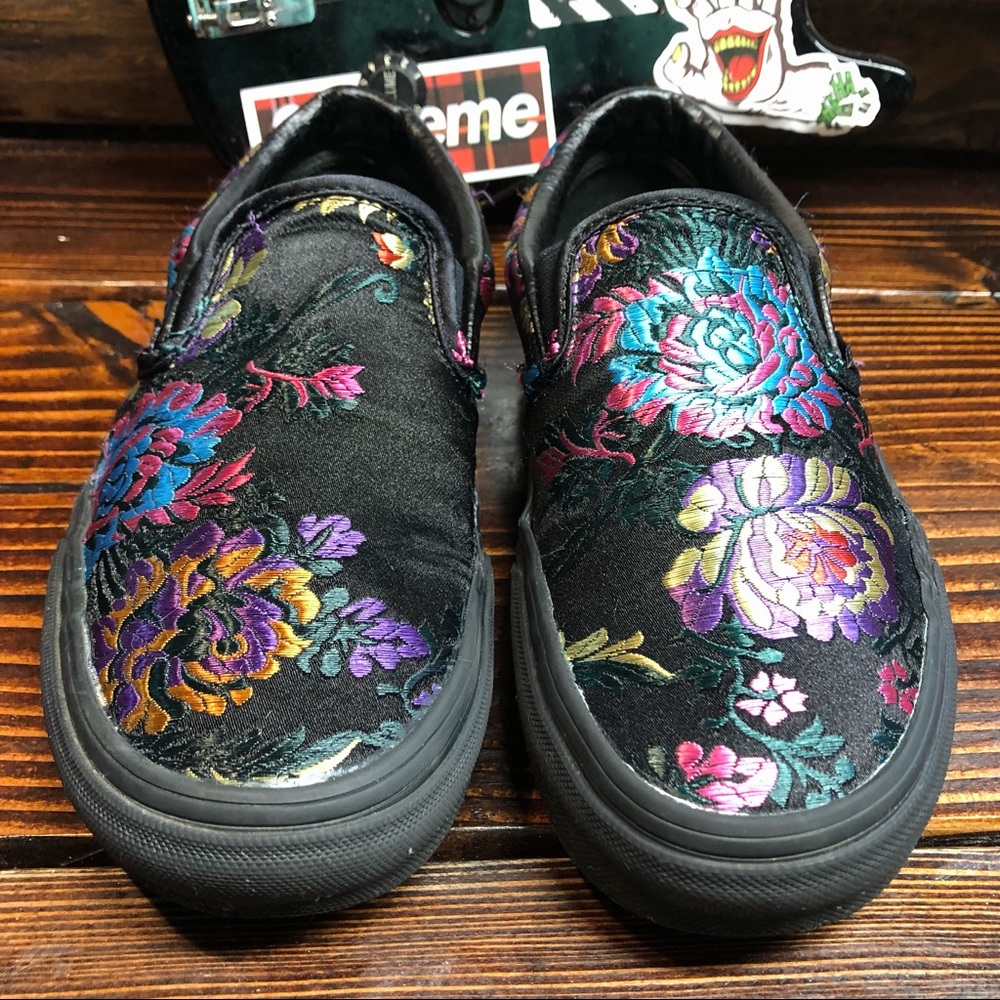 Vans Black Sneakers Classic Style - Picture 2 of 13